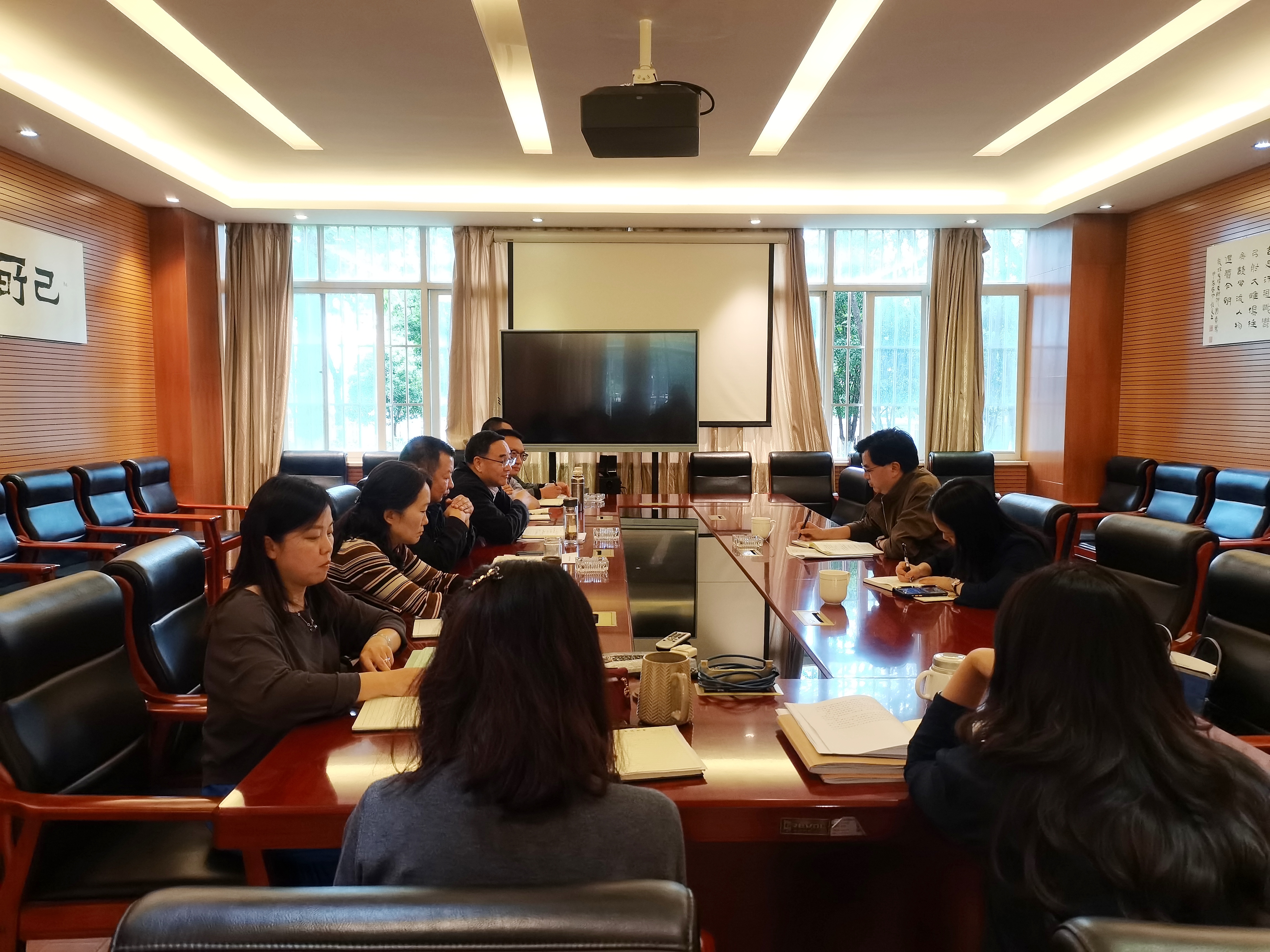 学校党委常委、副校长徐立到资产公司开展工作调研